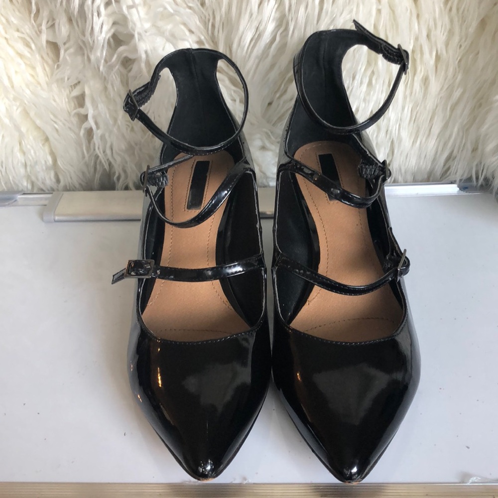 Tahari Black Patent Heels